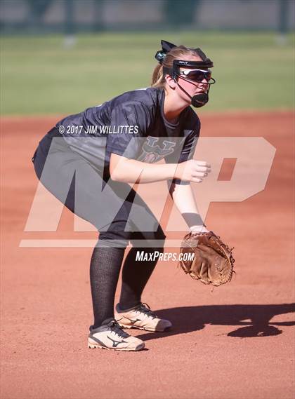 Thumbnail 3 in Highland @ Mountain Pointe photogallery.