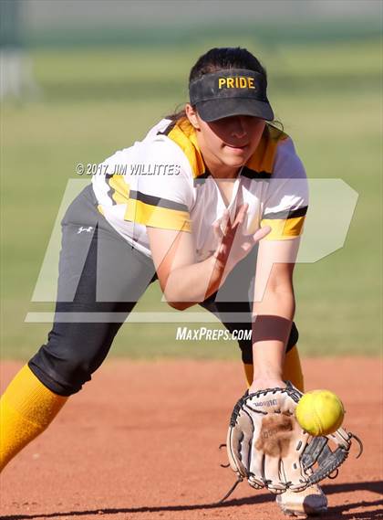 Thumbnail 3 in Highland @ Mountain Pointe photogallery.