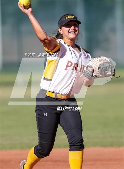 Thumbnail 3 in Highland @ Mountain Pointe photogallery.