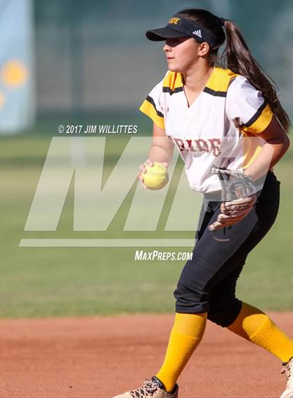 Thumbnail 1 in Highland @ Mountain Pointe photogallery.