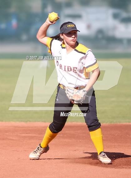 Thumbnail 1 in Highland @ Mountain Pointe photogallery.
