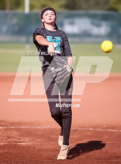Thumbnail 1 in Highland @ Mountain Pointe photogallery.
