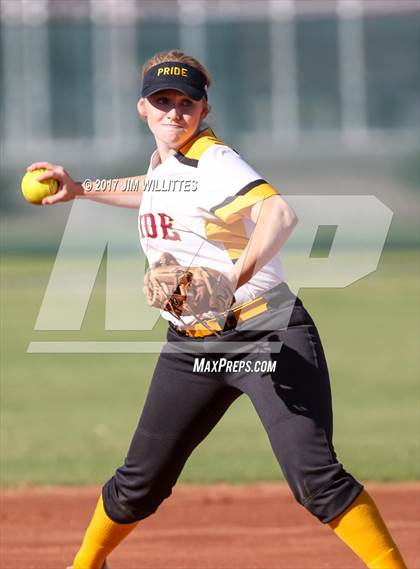 Thumbnail 3 in Highland @ Mountain Pointe photogallery.