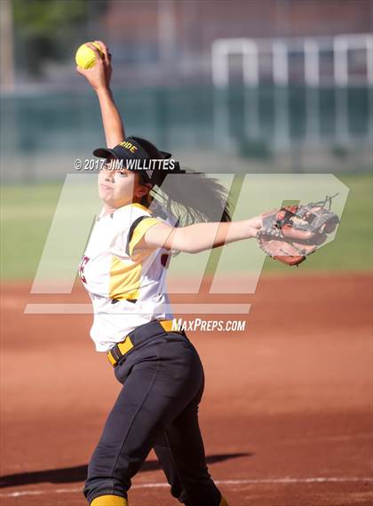 Thumbnail 2 in Highland @ Mountain Pointe photogallery.