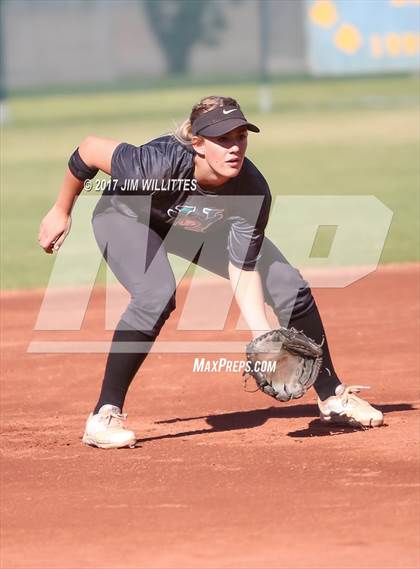 Thumbnail 1 in Highland @ Mountain Pointe photogallery.
