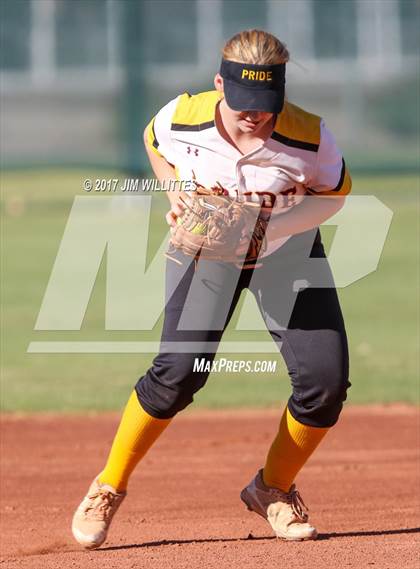 Thumbnail 1 in Highland @ Mountain Pointe photogallery.