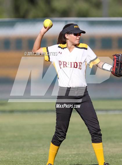 Thumbnail 1 in Highland @ Mountain Pointe photogallery.
