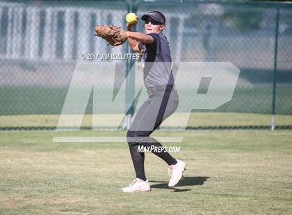 Thumbnail 2 in Highland @ Mountain Pointe photogallery.