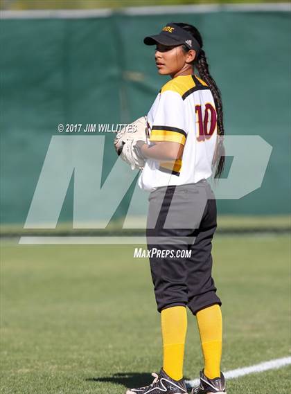 Thumbnail 2 in Highland @ Mountain Pointe photogallery.