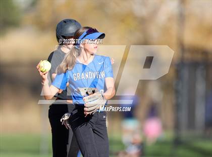 Thumbnail 3 in Erie vs. Grandview (CHSAA 5A Second Round) photogallery.