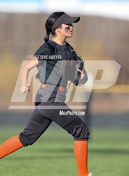 Thumbnail 2 in Erie vs. Grandview (CHSAA 5A Second Round) photogallery.