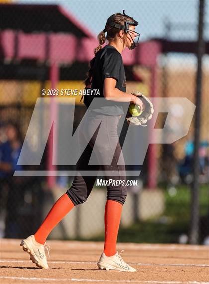 Thumbnail 3 in Erie vs. Grandview (CHSAA 5A Second Round) photogallery.
