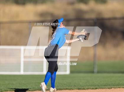 Thumbnail 3 in Erie vs. Grandview (CHSAA 5A Second Round) photogallery.