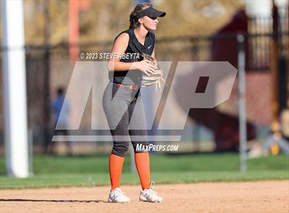 Thumbnail 1 in Erie vs. Grandview (CHSAA 5A Second Round) photogallery.