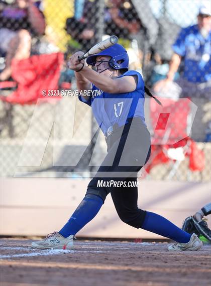 Thumbnail 2 in Erie vs. Grandview (CHSAA 5A Second Round) photogallery.