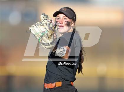 Thumbnail 2 in Erie vs. Grandview (CHSAA 5A Second Round) photogallery.