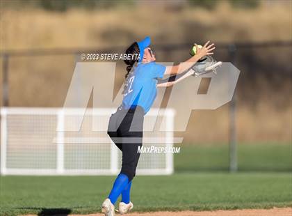 Thumbnail 1 in Erie vs. Grandview (CHSAA 5A Second Round) photogallery.