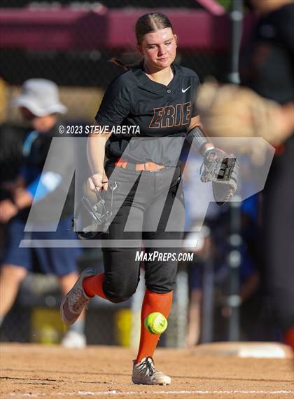 Thumbnail 3 in Erie vs. Grandview (CHSAA 5A Second Round) photogallery.