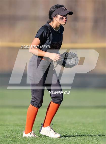 Thumbnail 3 in Erie vs. Grandview (CHSAA 5A Second Round) photogallery.