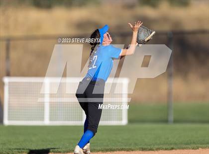 Thumbnail 3 in Erie vs. Grandview (CHSAA 5A Second Round) photogallery.