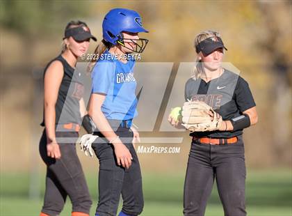 Thumbnail 1 in Erie vs. Grandview (CHSAA 5A Second Round) photogallery.