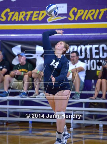 Thumbnail 3 in Bishop Manogue vs. Centennial (Durango Fall Classic) photogallery.