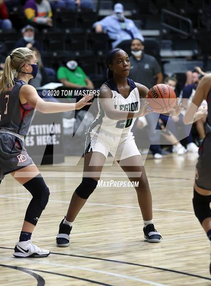 Thumbnail 2 in Providence Day vs Legion Collegiate Academy (Battle at the Rock) photogallery.