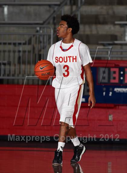 Thumbnail 3 in South Grand Prairie vs. Hillcrest (Thanksgiving Hoopfest) photogallery.