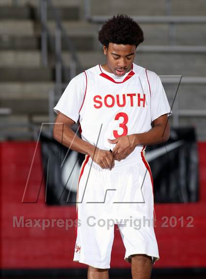 Thumbnail 2 in South Grand Prairie vs. Hillcrest (Thanksgiving Hoopfest) photogallery.