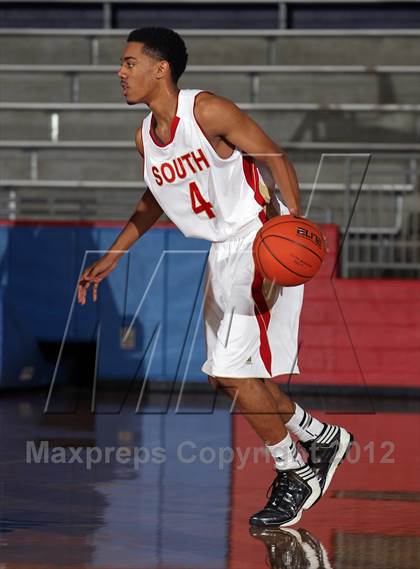 Thumbnail 3 in South Grand Prairie vs. Hillcrest (Thanksgiving Hoopfest) photogallery.