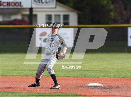 Thumbnail 3 in Jesuit vs. McMinnville photogallery.
