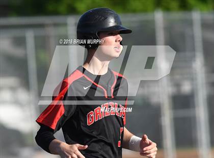 Thumbnail 2 in Jesuit vs. McMinnville photogallery.