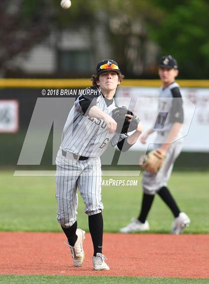 Thumbnail 3 in Jesuit vs. McMinnville photogallery.