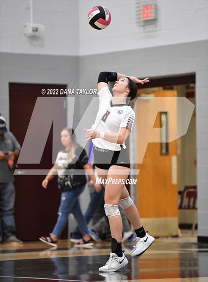 Thumbnail 1 in Nocona @ Poolville photogallery.