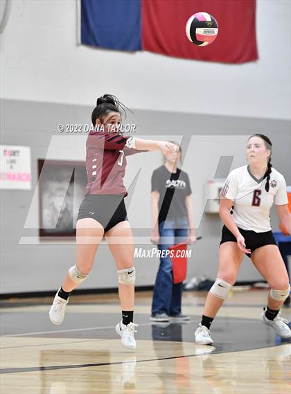Thumbnail 3 in Nocona @ Poolville photogallery.