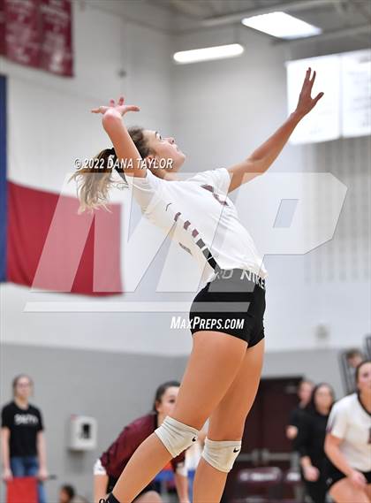 Thumbnail 3 in Nocona @ Poolville photogallery.