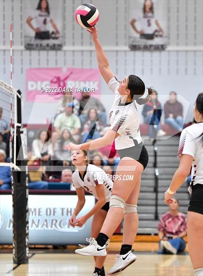 Thumbnail 3 in Nocona @ Poolville photogallery.