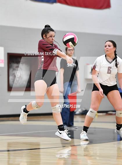 Thumbnail 2 in Nocona @ Poolville photogallery.