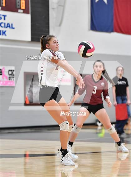 Thumbnail 2 in Nocona @ Poolville photogallery.
