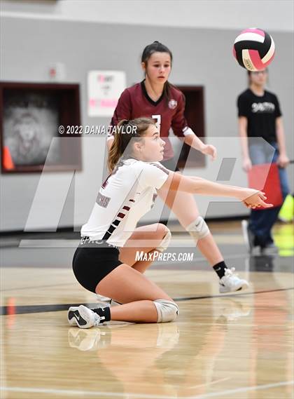 Thumbnail 3 in Nocona @ Poolville photogallery.