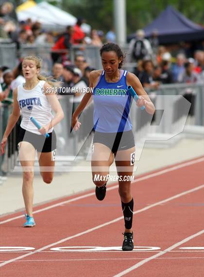 Thumbnail 1 in CHSAA 4A & 5A State Meet (Day 1) photogallery.