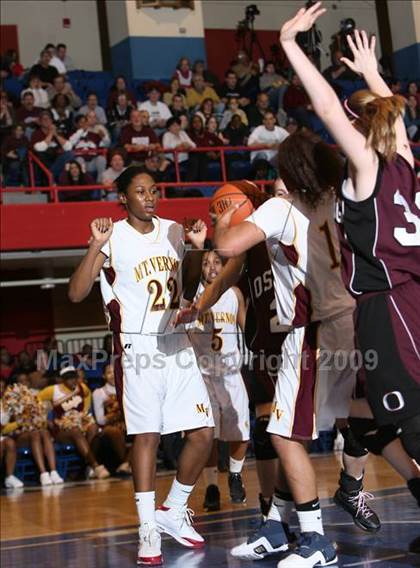 Thumbnail 1 in Mt. Vernon vs. Ossining (Section 1 AA Final) photogallery.