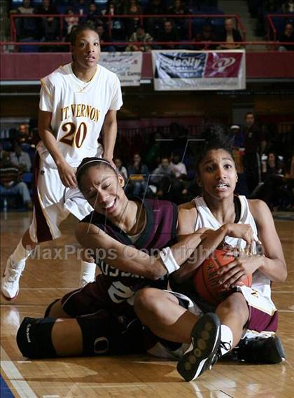 Thumbnail 2 in Mt. Vernon vs. Ossining (Section 1 AA Final) photogallery.