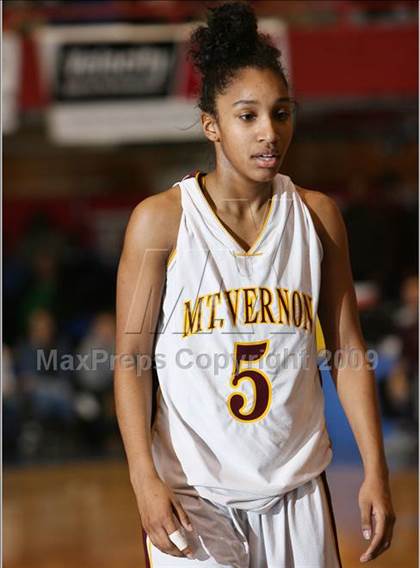 Thumbnail 3 in Mt. Vernon vs. Ossining (Section 1 AA Final) photogallery.