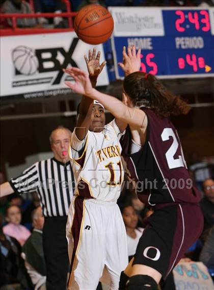 Thumbnail 2 in Mt. Vernon vs. Ossining (Section 1 AA Final) photogallery.