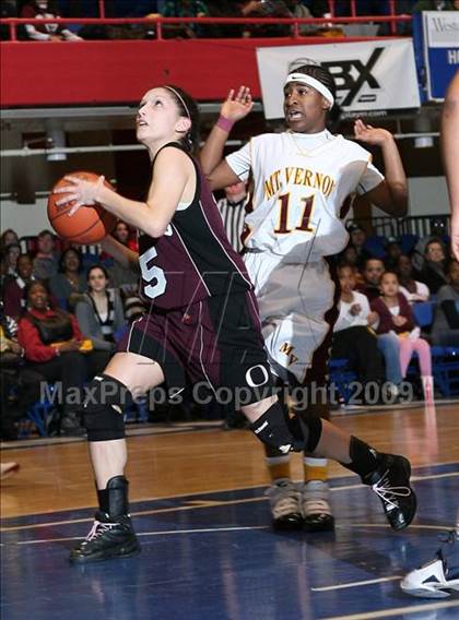 Thumbnail 1 in Mt. Vernon vs. Ossining (Section 1 AA Final) photogallery.