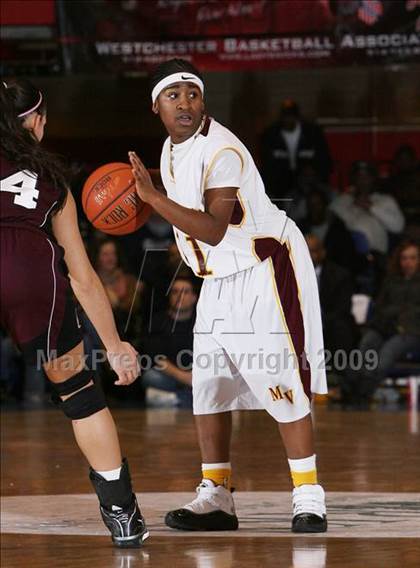 Thumbnail 3 in Mt. Vernon vs. Ossining (Section 1 AA Final) photogallery.