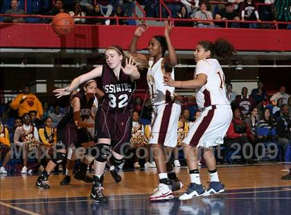 Thumbnail 3 in Mt. Vernon vs. Ossining (Section 1 AA Final) photogallery.