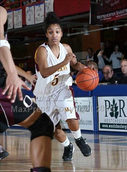 Thumbnail 3 in Mt. Vernon vs. Ossining (Section 1 AA Final) photogallery.
