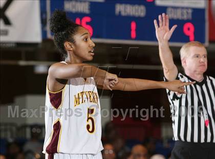 Thumbnail 3 in Mt. Vernon vs. Ossining (Section 1 AA Final) photogallery.